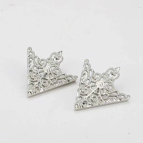 DALLAS Triangle Collar Pins – Metalwork Statement Brooches DALLAS Triangle Collar Pins – Metalwork Statement Brooches
