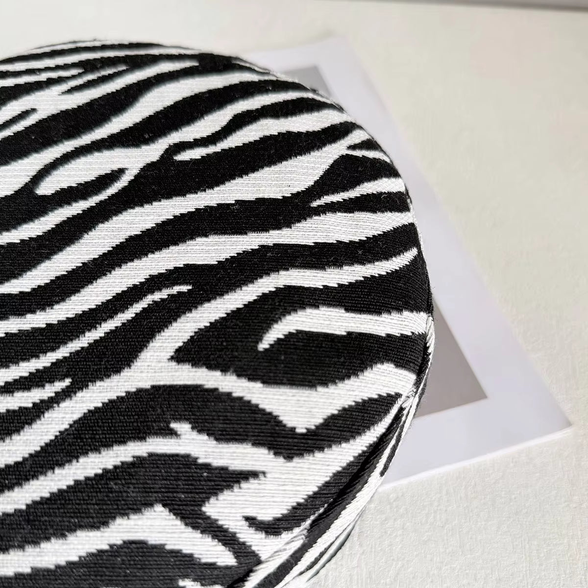 ZÈBRE Pillbox Hat