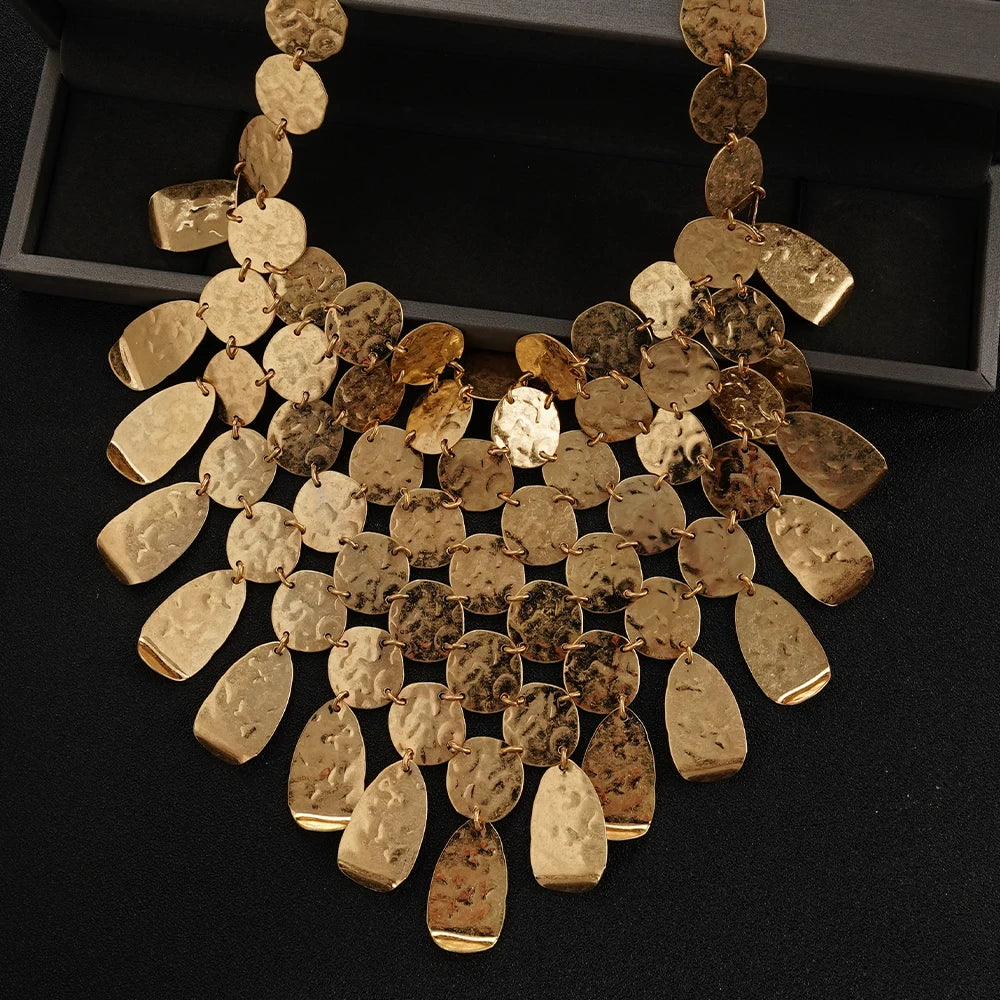 AURA Sculpted Collar Necklace Image secondaire du produit