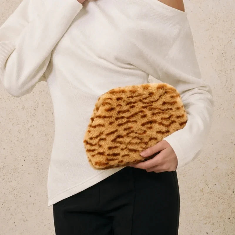 BARDOT Clutch Imagen principal del producto