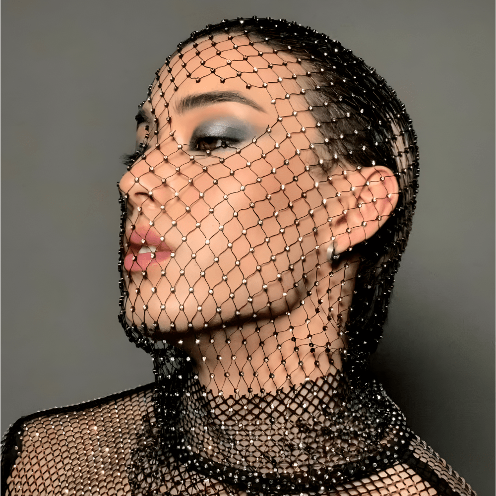 COVR Rhinestone Mesh Hood – Avant-Garde Statement Image secondaire du produit
