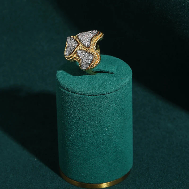 TRICOEUR Cocktail Ring