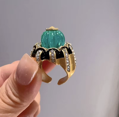 EMERALD EMPRESS Ring-ring-SAINT CHIC