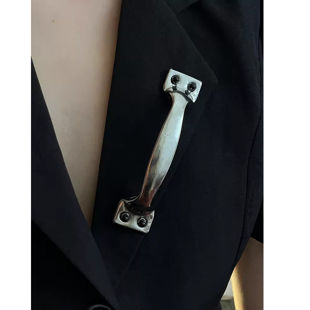 HANDLE Brooch Pin Imagen secundaria del producto