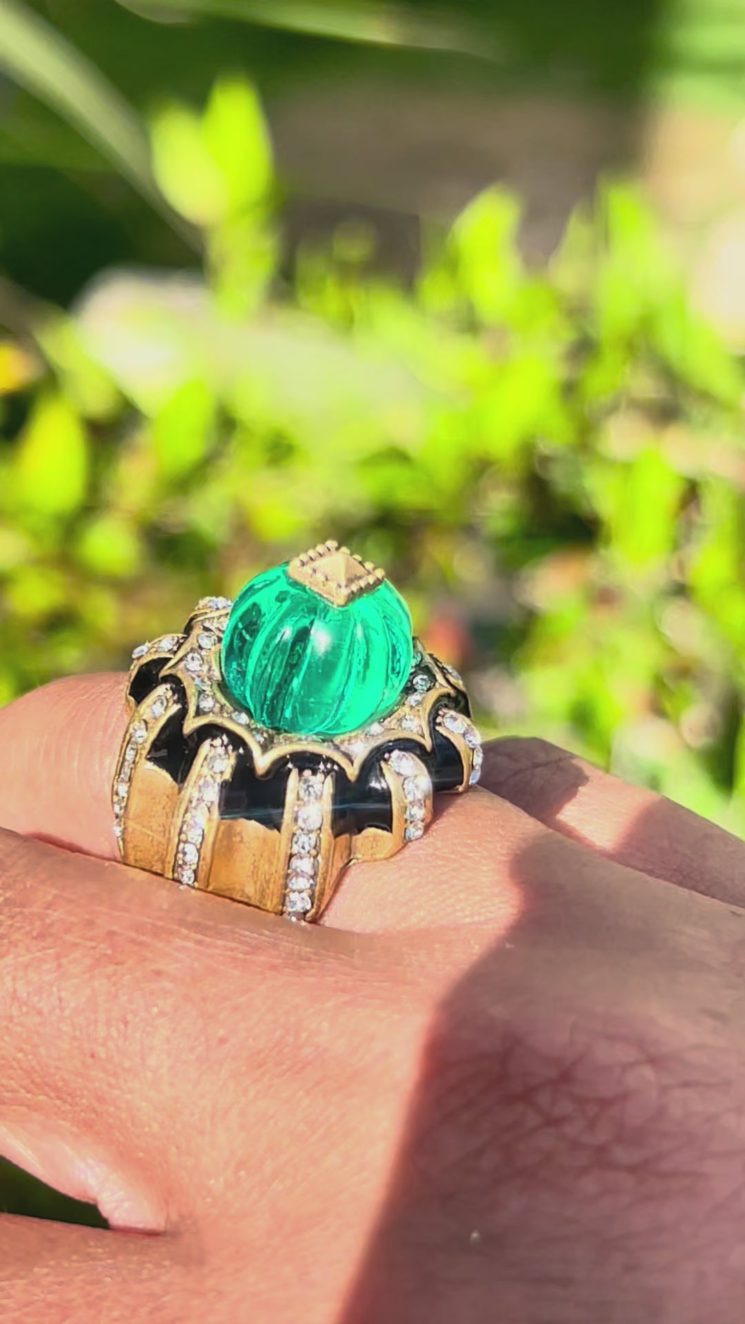 EMERALD EMPRESS Ring
