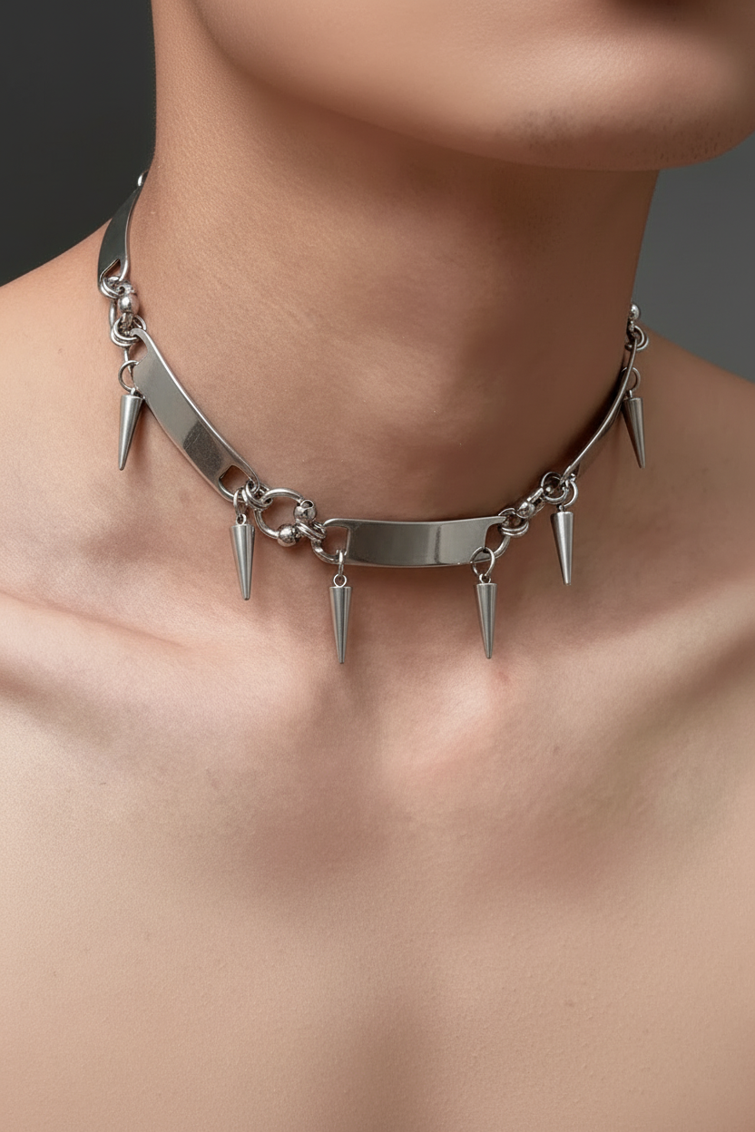 RIVETED Steel Spike Choker Necklace Image principale du produit