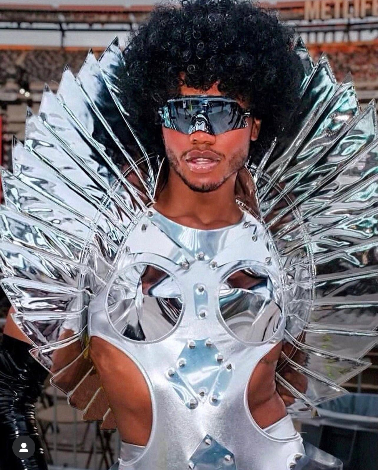 SAINT CHIC Costumes ARIES Wing Collar Imagen principal del producto