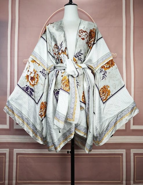 SAINT CHIC Robes White MAJESTY Kimono