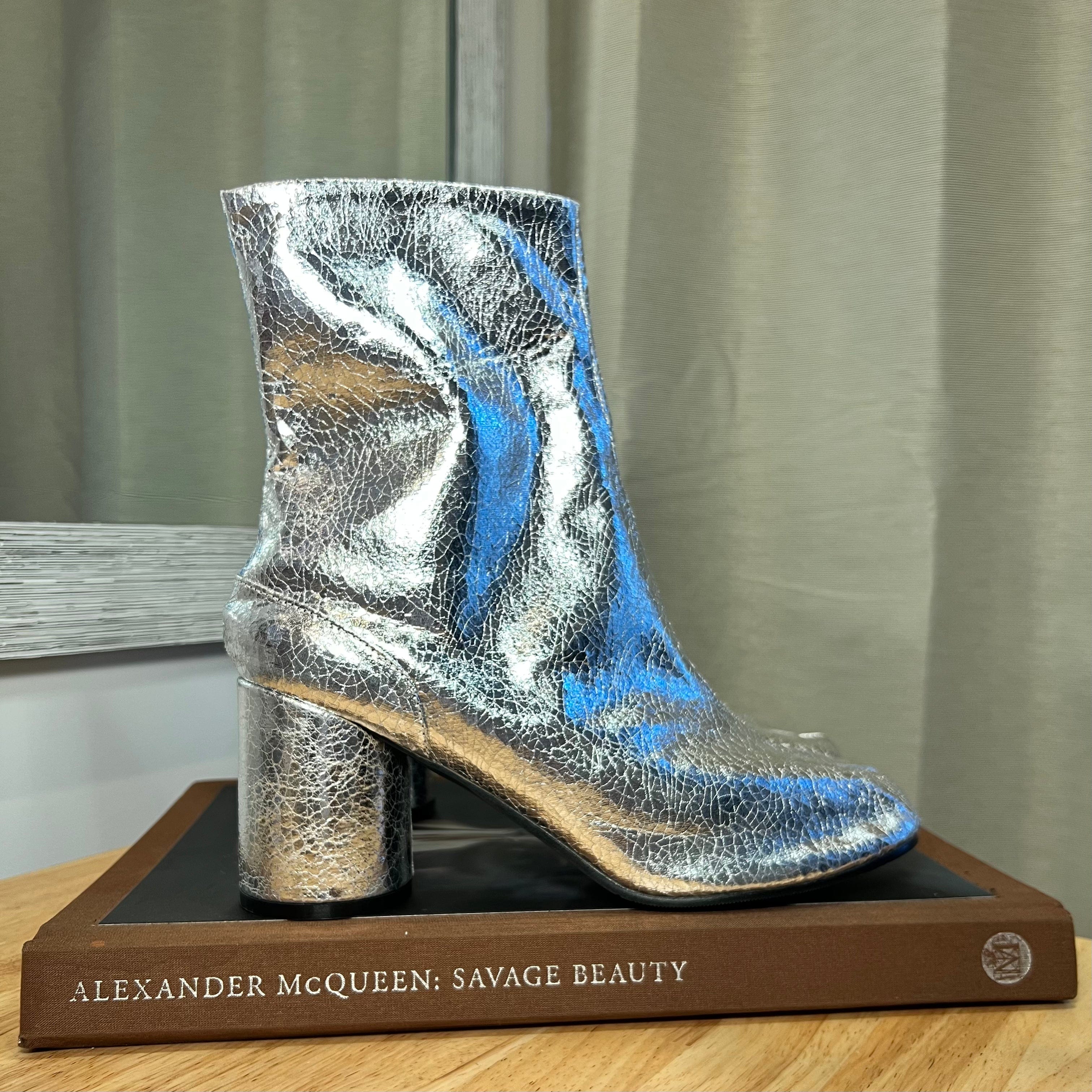 SAINT CHIC shoes FOILED Tabi Boots