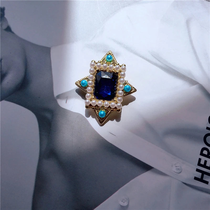 REGALIA Gemstone Brooch