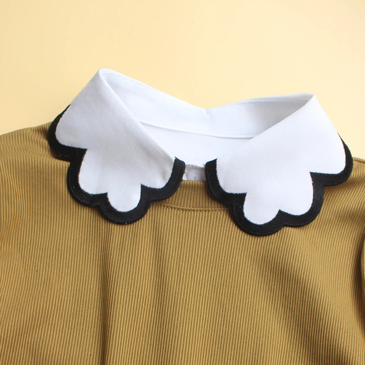 QUAINTE Dickie Collar