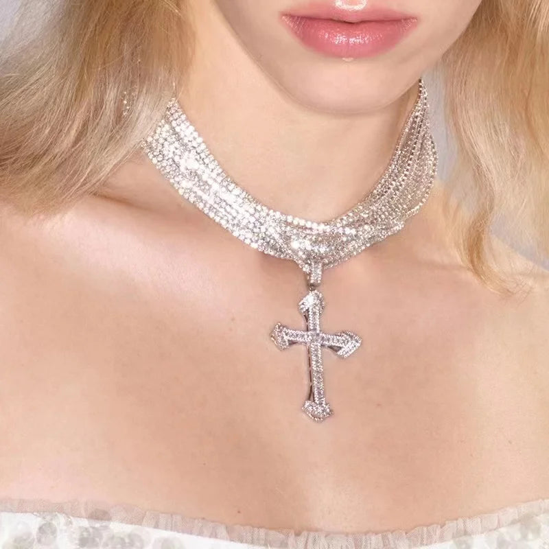 CROSSED Necklace