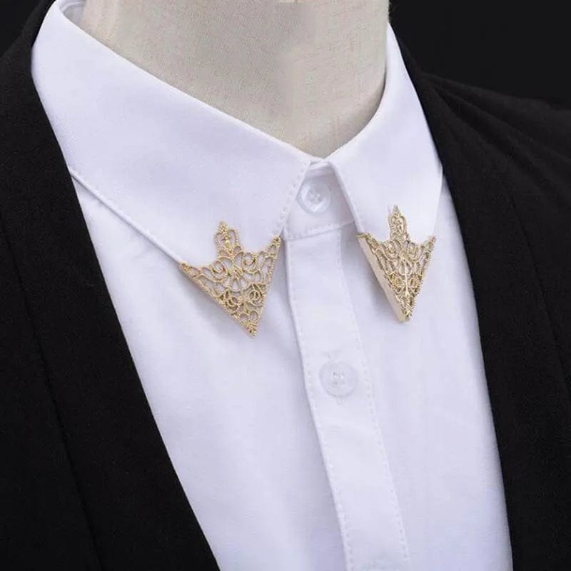 DALLAS Triangle Collar Pins – Metalwork Statement Brooches-brooch-SAINT CHIC Image principale du produit